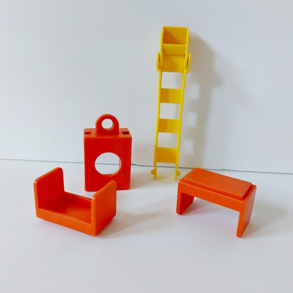 1974 Playskool Rescue Center Bunk Bed Set, Ladder,‎ and Payload